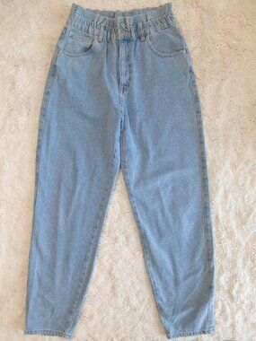 Pull&Bear Hight-waisted Light Wash Jeans - Good Condition